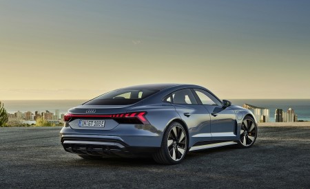 2022 Audi e-tron GT quattro (Color: Kemora Grey Metallic) Rear Three-Quarter Wallpapers  450x275 (42)