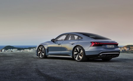 2022 Audi e-tron GT quattro (Color: Kemora Grey Metallic) Rear Three-Quarter Wallpapers 450x275 (43)