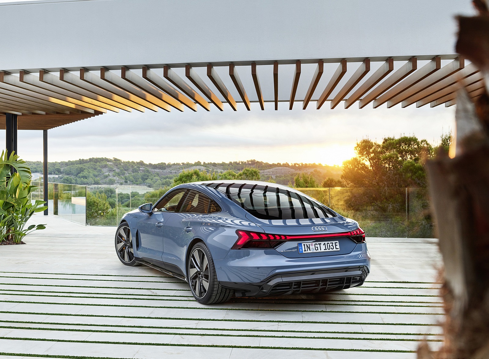 2022 Audi e-tron GT quattro (Color: Kemora Grey Metallic) Rear Three-Quarter Wallpapers #54 of 176