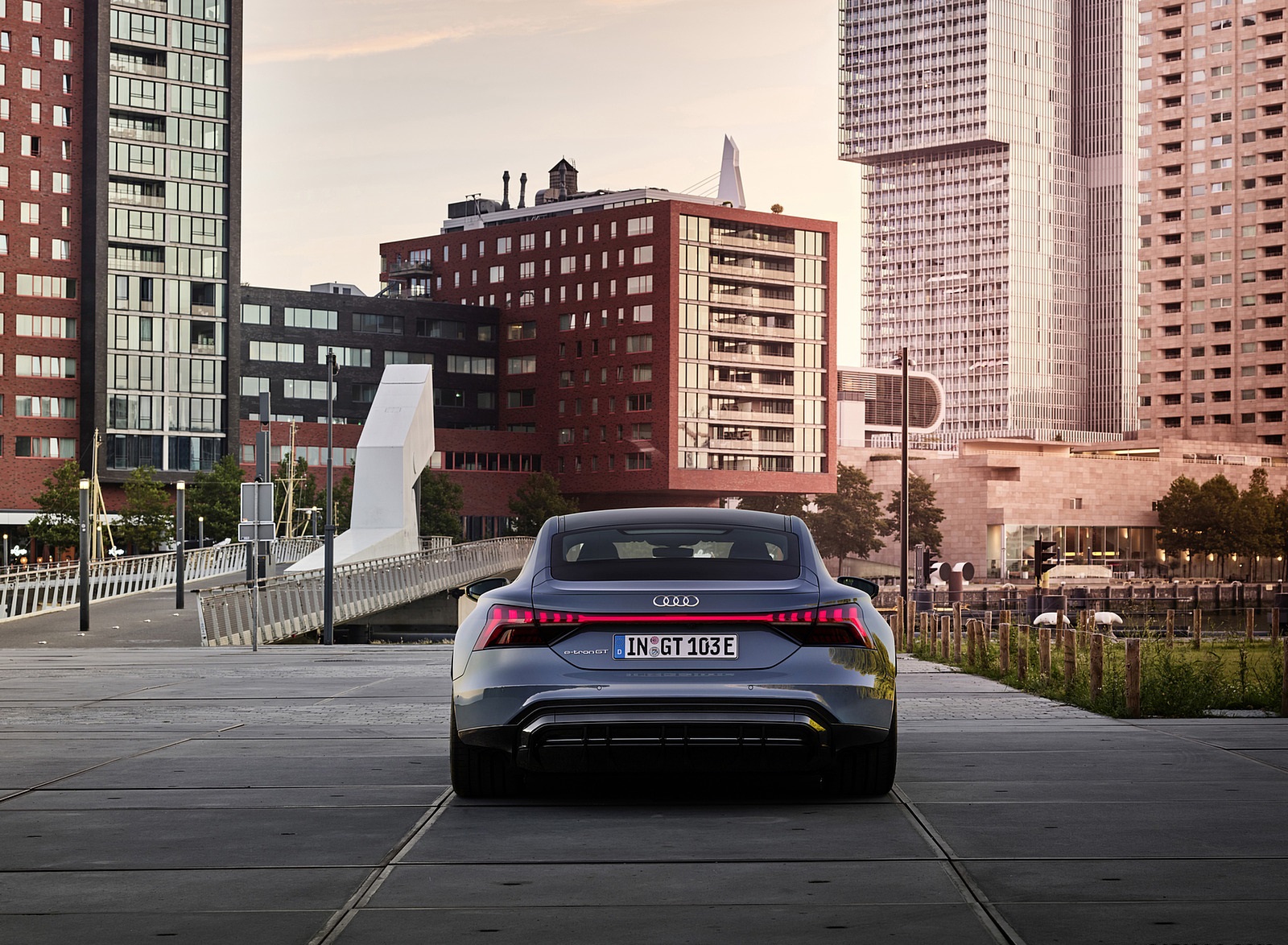 2022 Audi e-tron GT quattro (Color: Kemora Grey Metallic) Rear Wallpapers #49 of 176