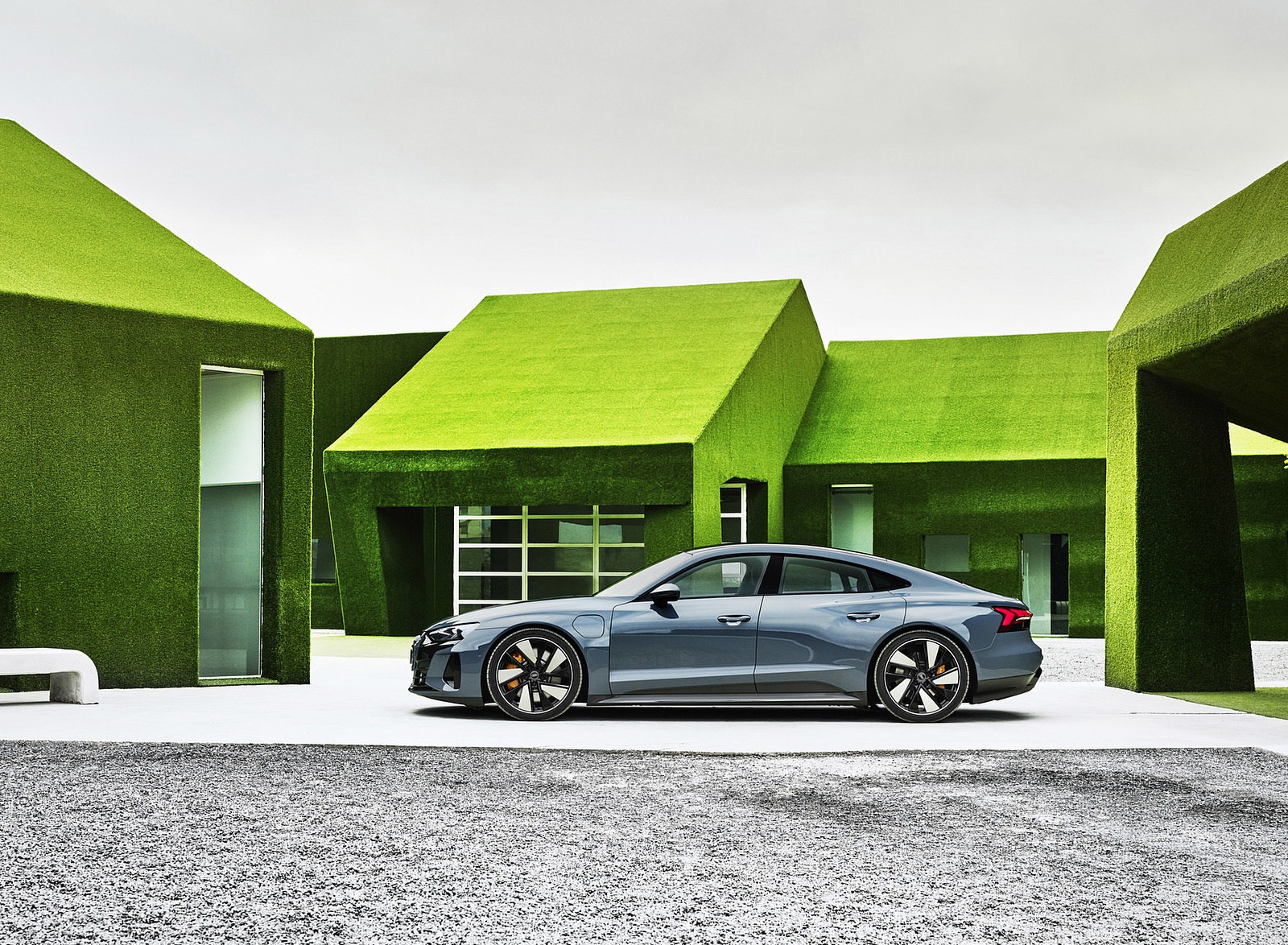 2022 Audi e-tron GT quattro (Color: Kemora Grey Metallic) Side Wallpapers #58 of 176