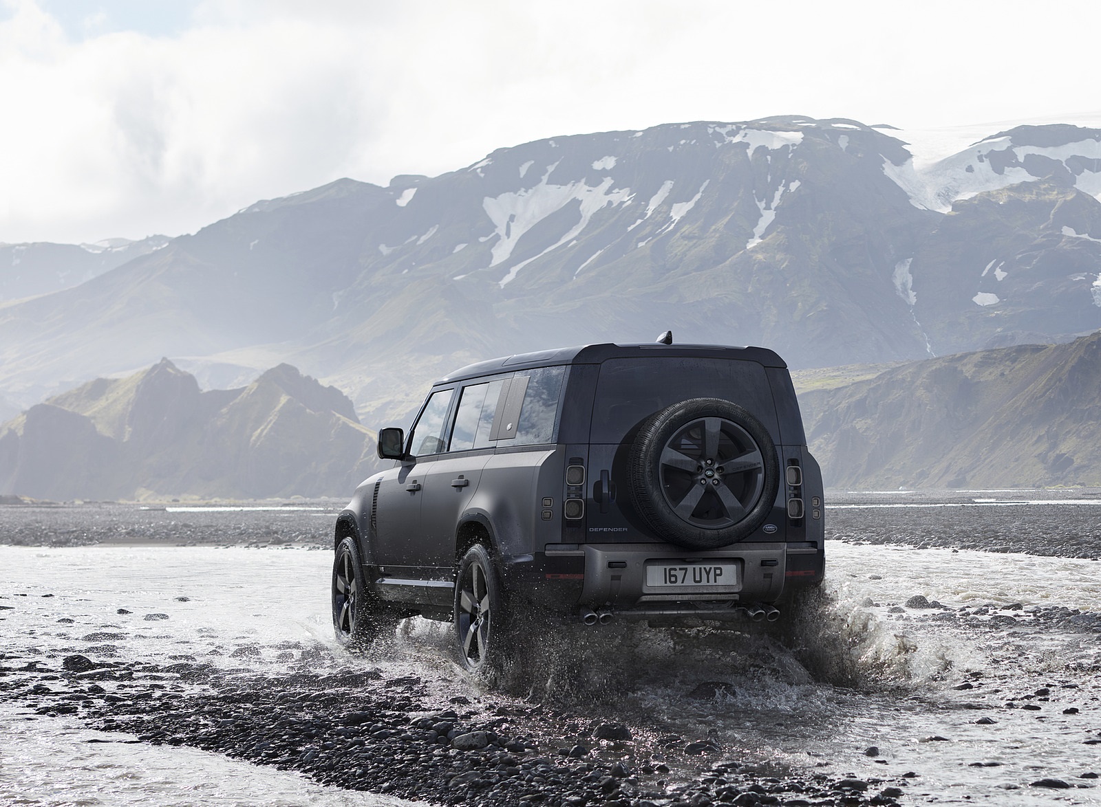 2022 Land Rover Defender V8 110 Carpathian Edition Rear Three-Quarter Wallpapers (7)