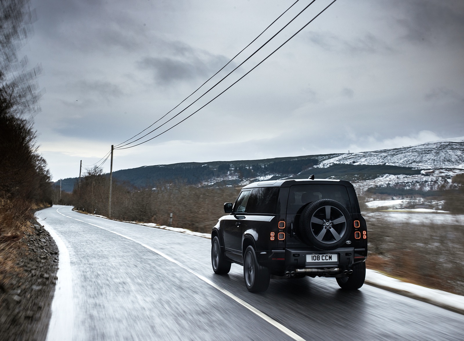 2022 Land Rover Defender V8 90 Rear Three-Quarter Wallpapers (5)