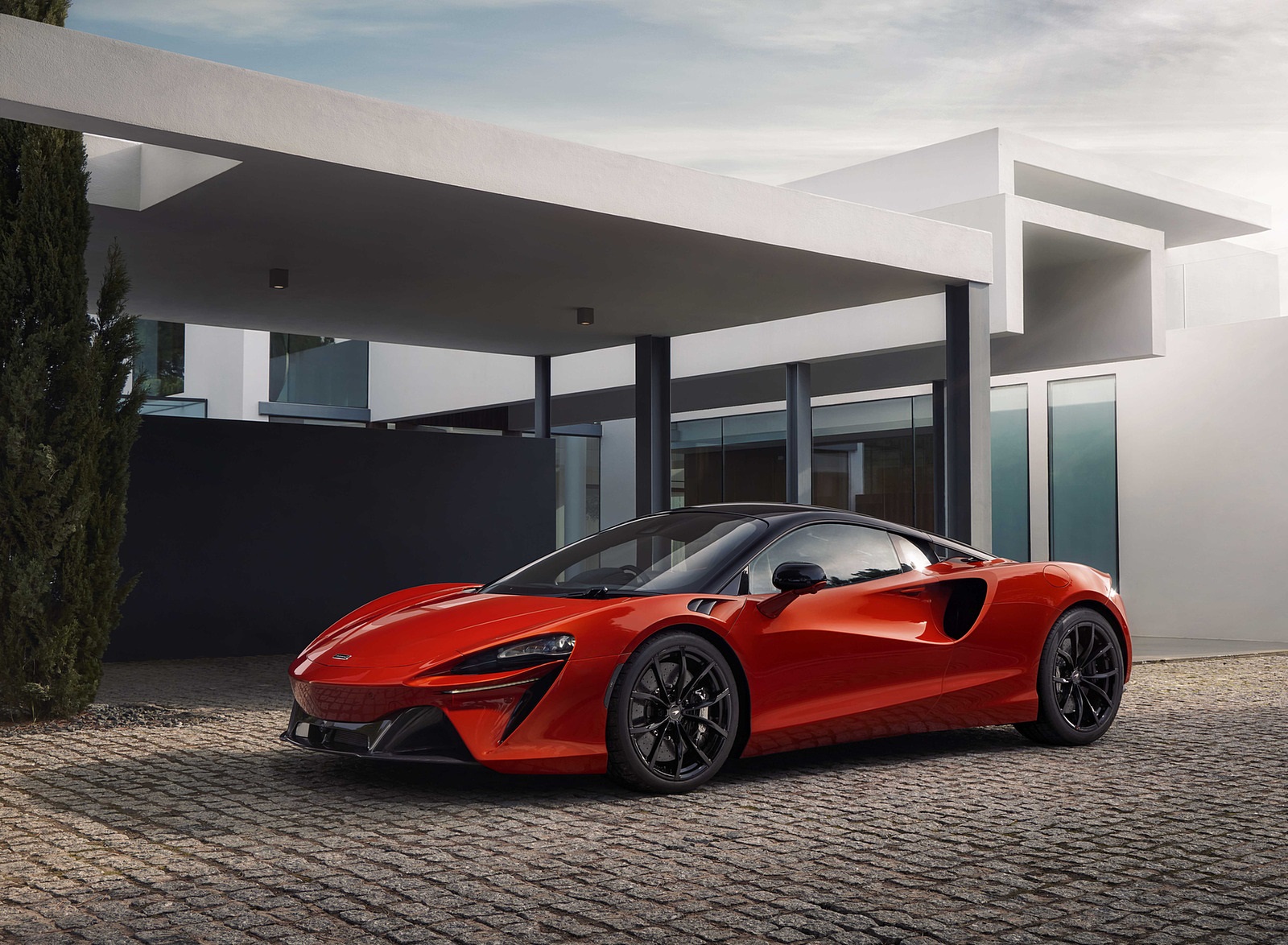 2022 McLaren Artura Front Three-Quarter Wallpapers #9 of 47