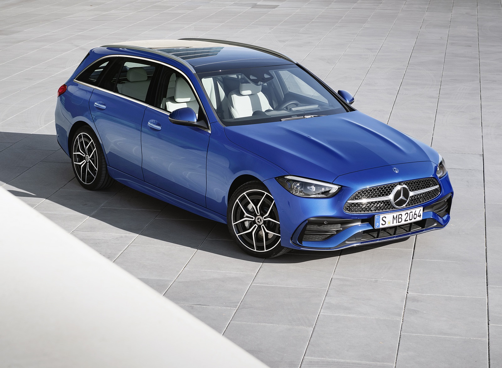 2022 Mercedes-Benz C-Class Wagon T-Model (Color: Spectral Blue) Front Three-Quarter Wallpapers #24 of 50