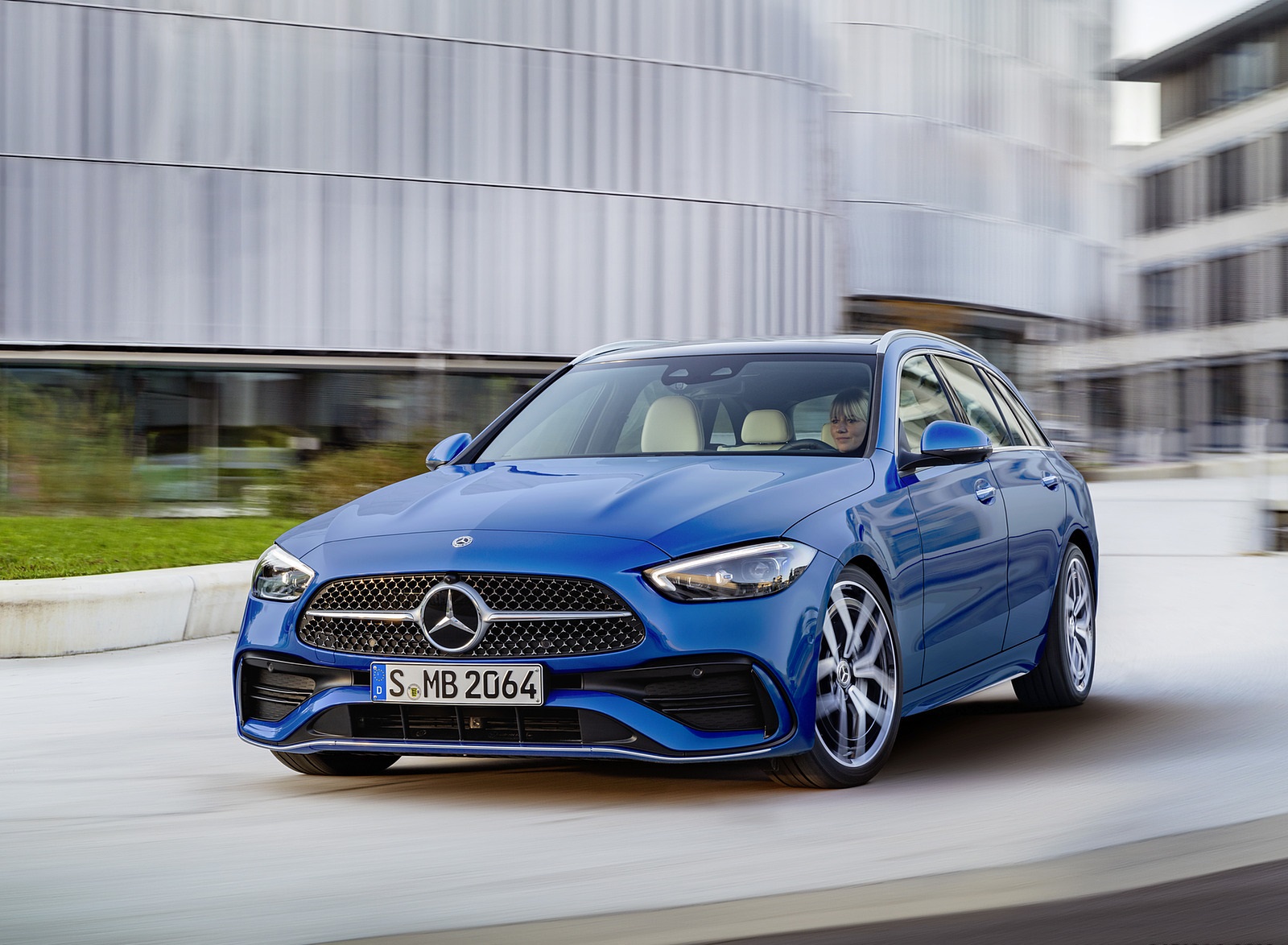 2022 Mercedes-Benz C-Class Wagon T-Model (Color: Spectral Blue) Front Three-Quarter Wallpapers #13 of 50