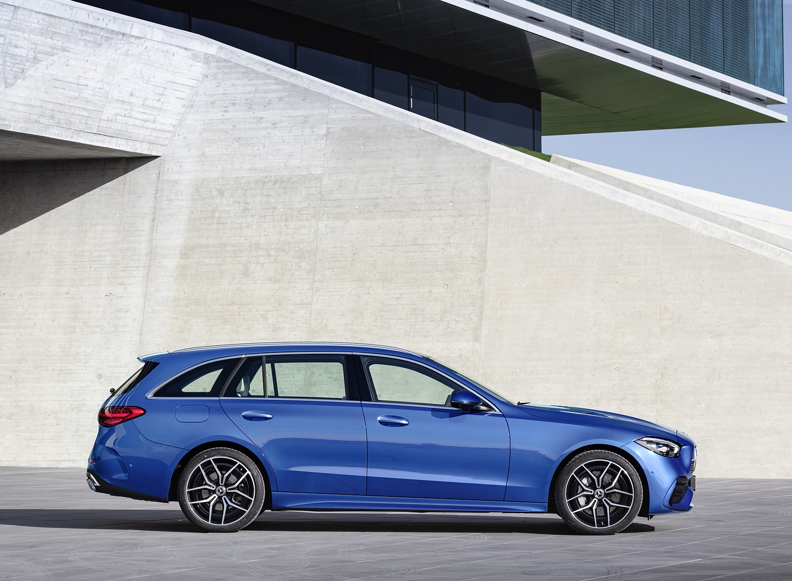 2022 Mercedes-Benz C-Class Wagon T-Model (Color: Spectral Blue) Side Wallpapers #28 of 50
