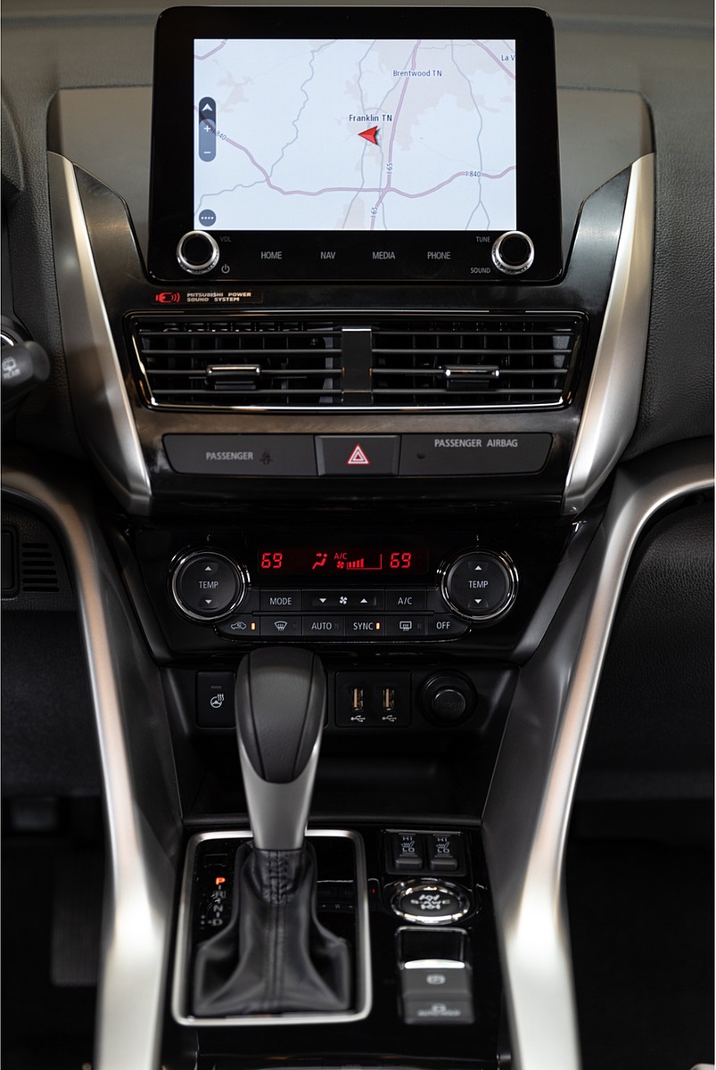 2022 Mitsubishi Eclipse Cross Central Console Wallpapers  #31 of 40