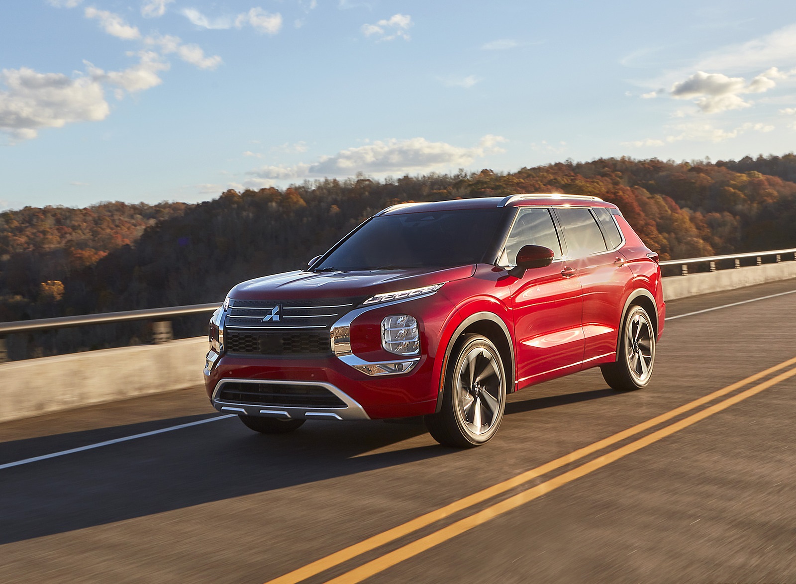 2022 Mitsubishi Outlander Front Three-Quarter Wallpapers (1). Download Wallpaper