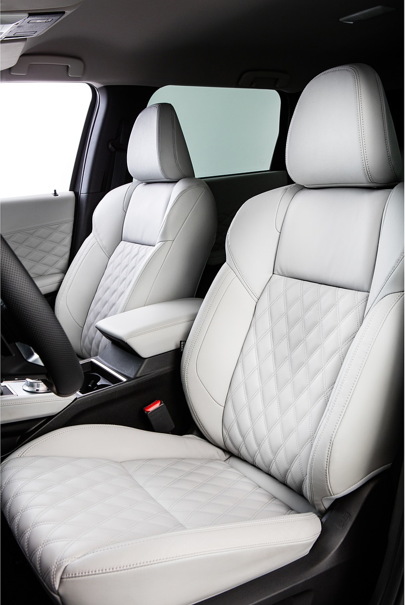 2022 Mitsubishi Outlander Interior Front Seats Wallpapers  #40 of 89