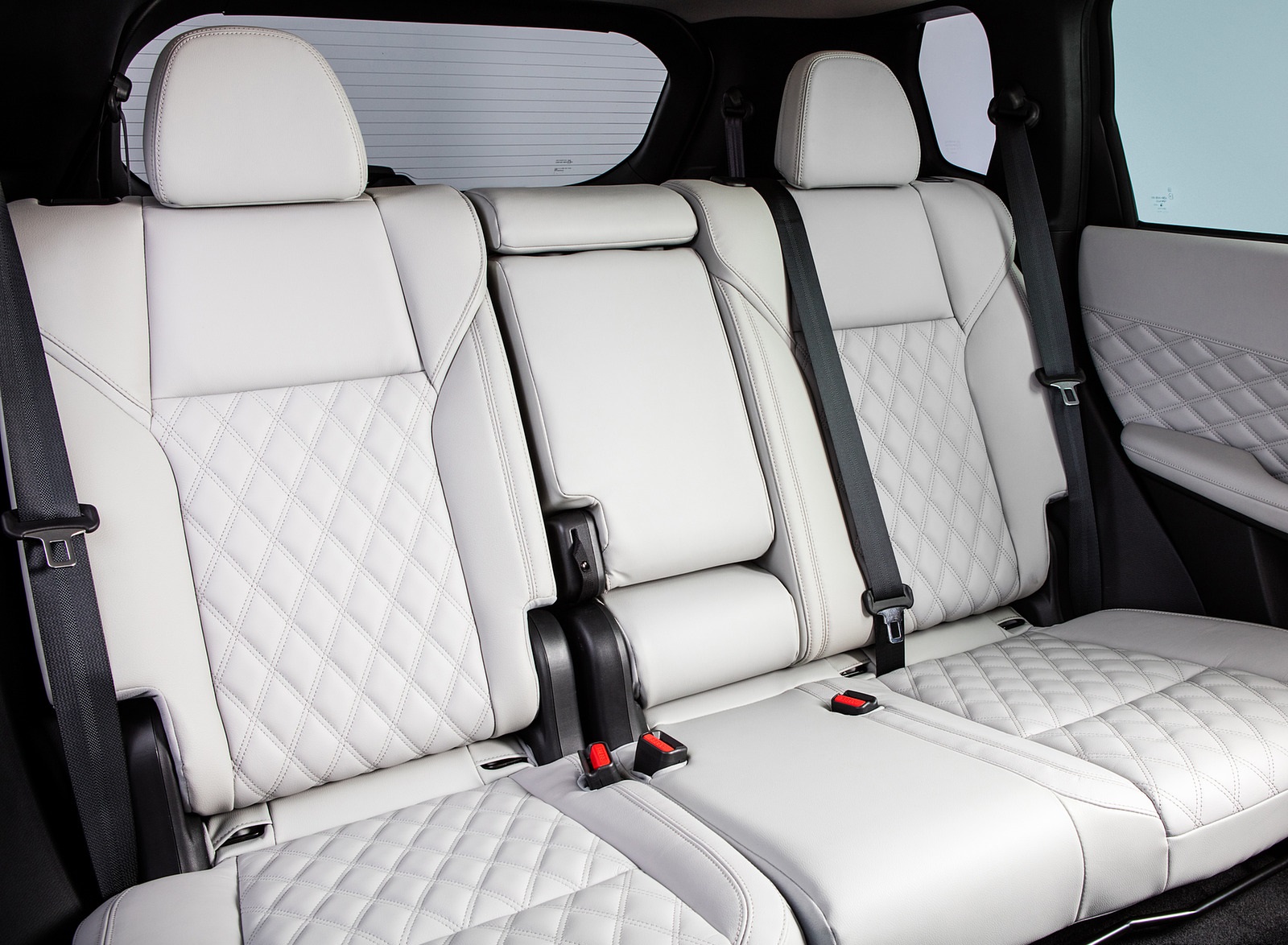 2022 Mitsubishi Outlander Interior Rear Seats Wallpapers  #43 of 89