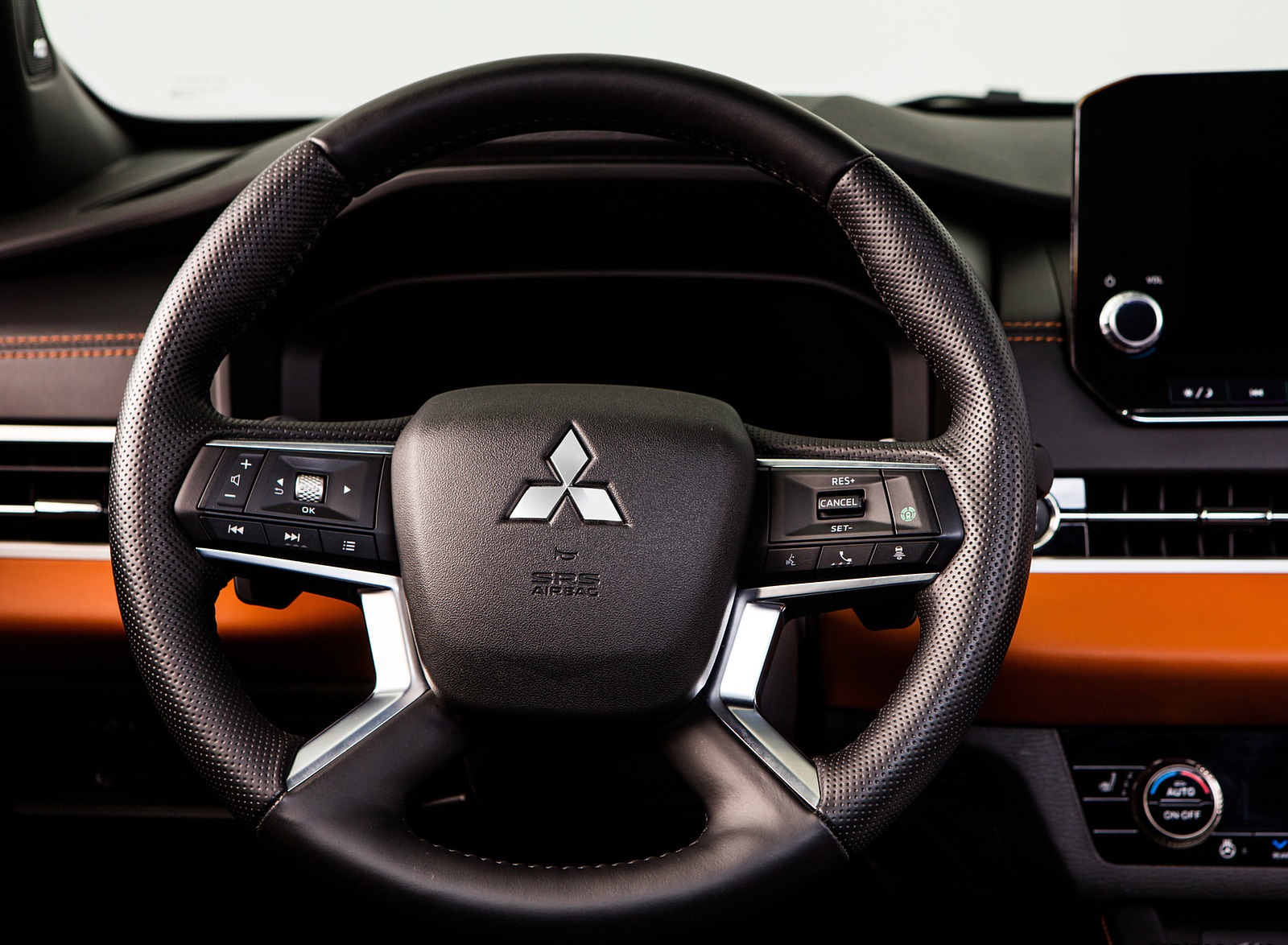2022 Mitsubishi Outlander Interior Steering Wheel Wallpapers #45 of 89