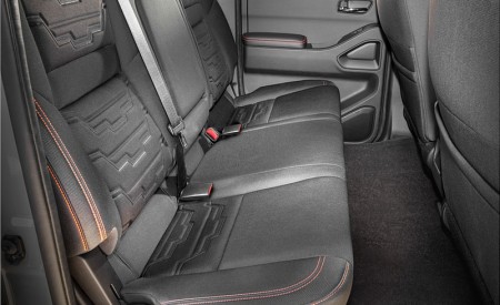 2022 Nissan Frontier Interior Rear Seats Wallpapers 450x275 (27)