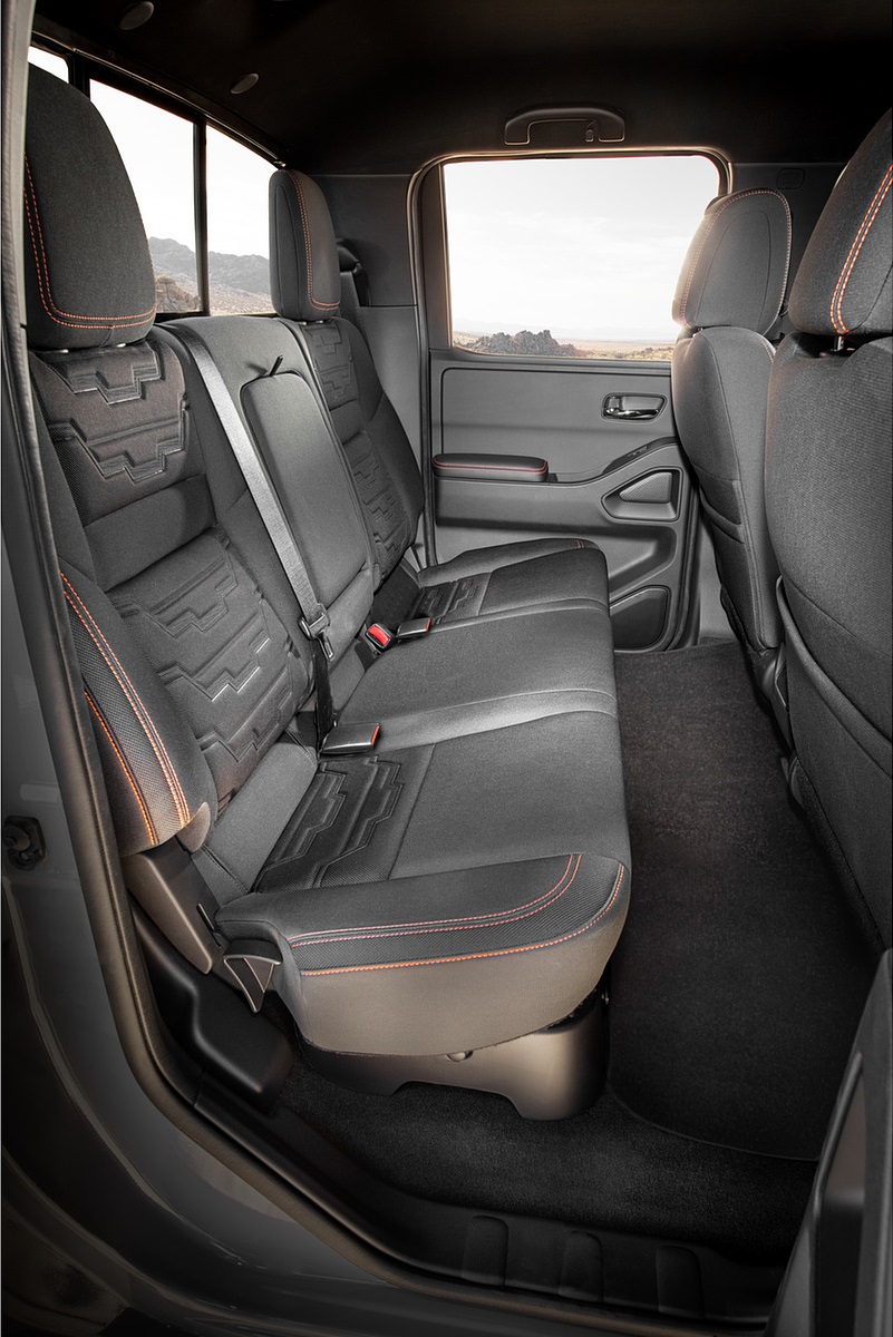 2022 Nissan Frontier Interior Rear Seats Wallpapers #27 of 36