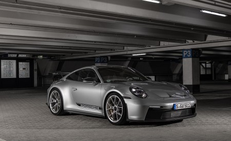 2022 Porsche 911 GT3 (Color: Dolomite Silver Metallic) Front Three-Quarter Wallpapers 450x275 (221)