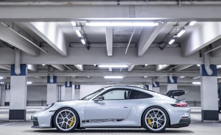 2022 Porsche 911 GT3 (Color: Dolomite Silver Metallic) Side Wallpapers 450x275 (226)