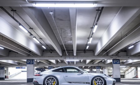 2022 Porsche 911 GT3 (Color: Dolomite Silver Metallic) Side Wallpapers 450x275 (227)