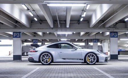 2022 Porsche 911 GT3 (Color: Dolomite Silver Metallic) Side Wallpapers 450x275 (228)