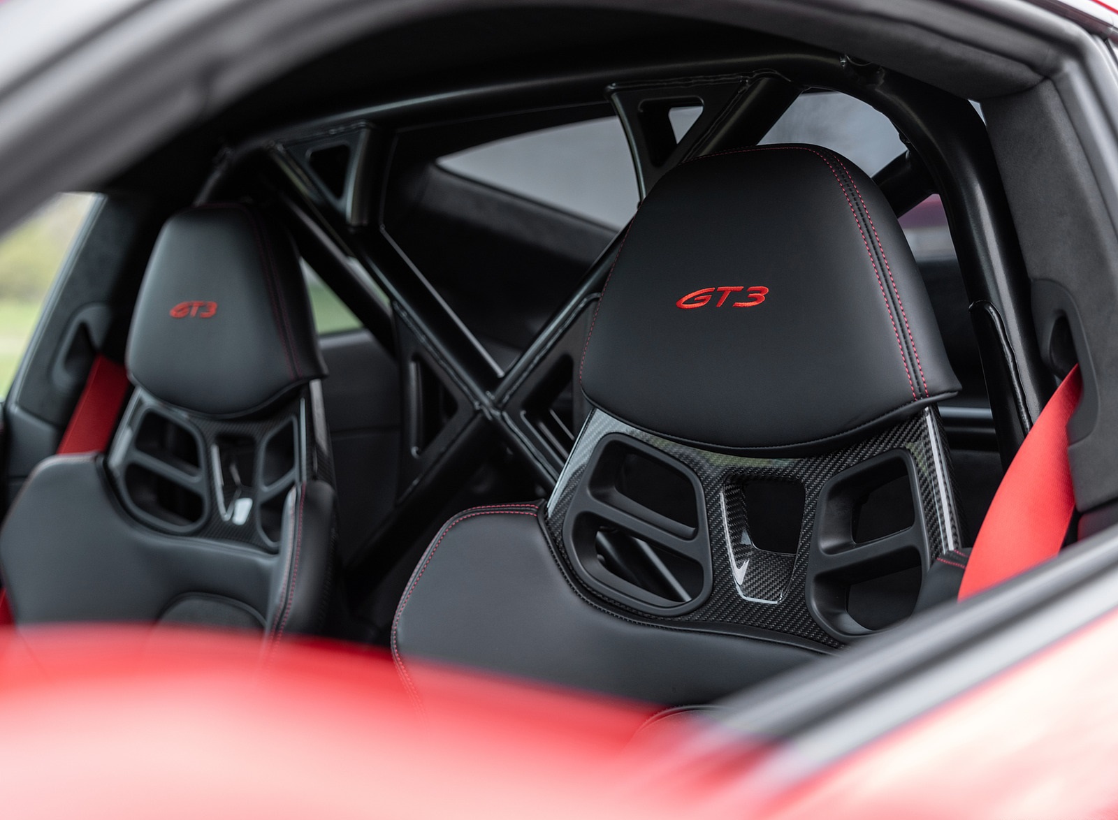 2022 Porsche 911 GT3 (Color: Guards Red) Detail Wallpapers #72 of 247