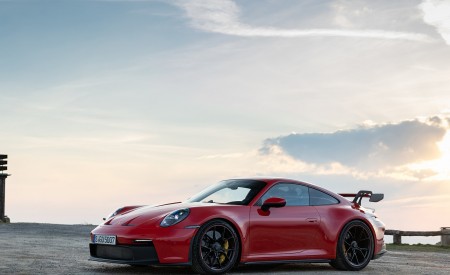 2022 Porsche 911 GT3 (Color: Guards Red) Front Three-Quarter Wallpapers 450x275 (33)