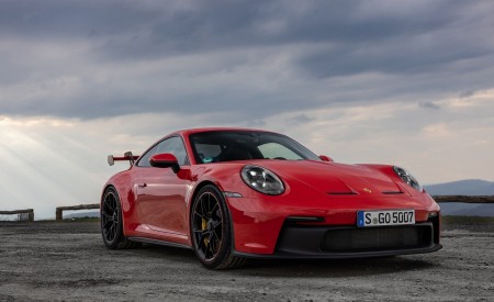 2022 Porsche 911 GT3 (Color: Guards Red) Front Three-Quarter Wallpapers 450x275 (34)