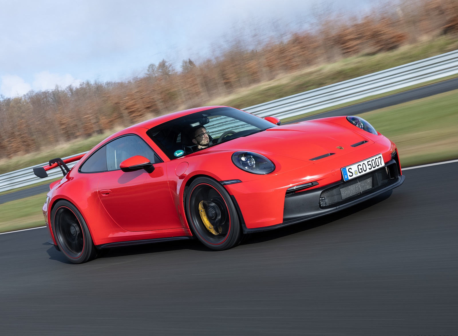 2022 Porsche 911 GT3 (Color: Guards Red) Front Three-Quarter Wallpapers (2)