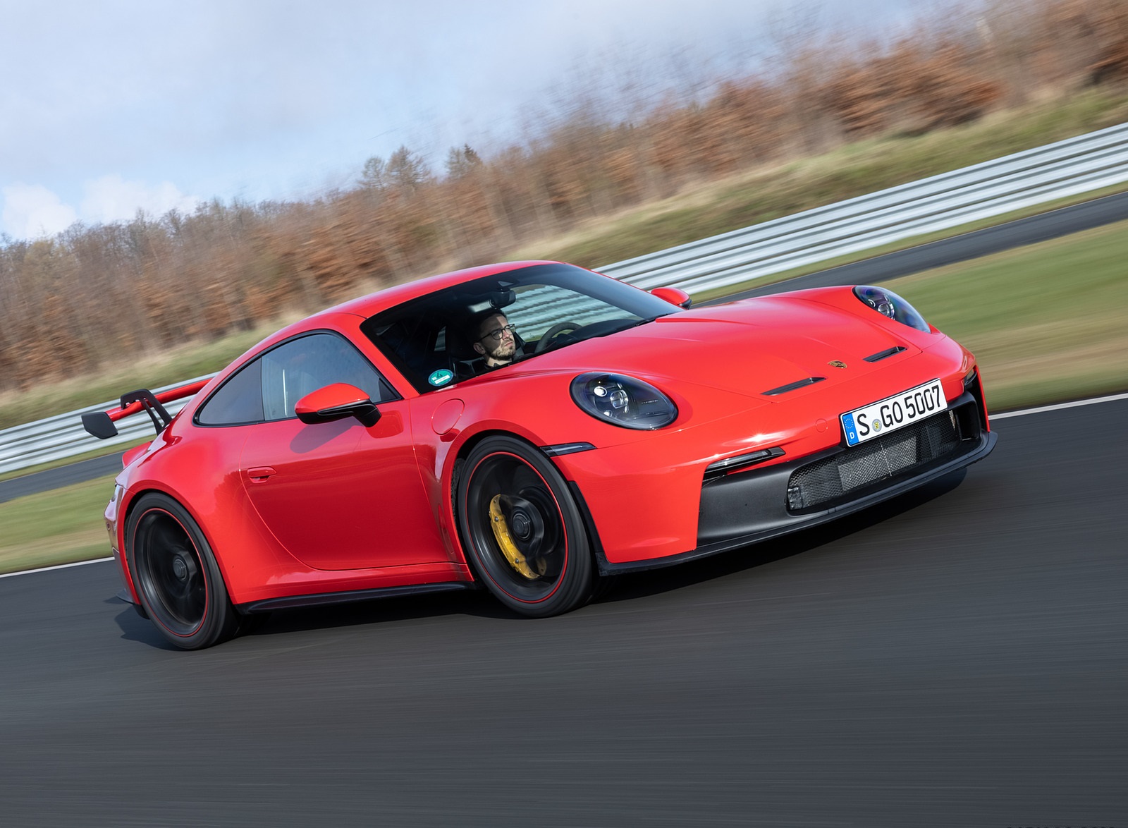 2022 Porsche 911 GT3 (Color: Guards Red) Front Three-Quarter Wallpapers #2 of 247