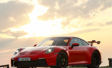 2022 Porsche 911 GT3 (Color: Guards Red) Front Three-Quarter Wallpapers 450x275 (30)
