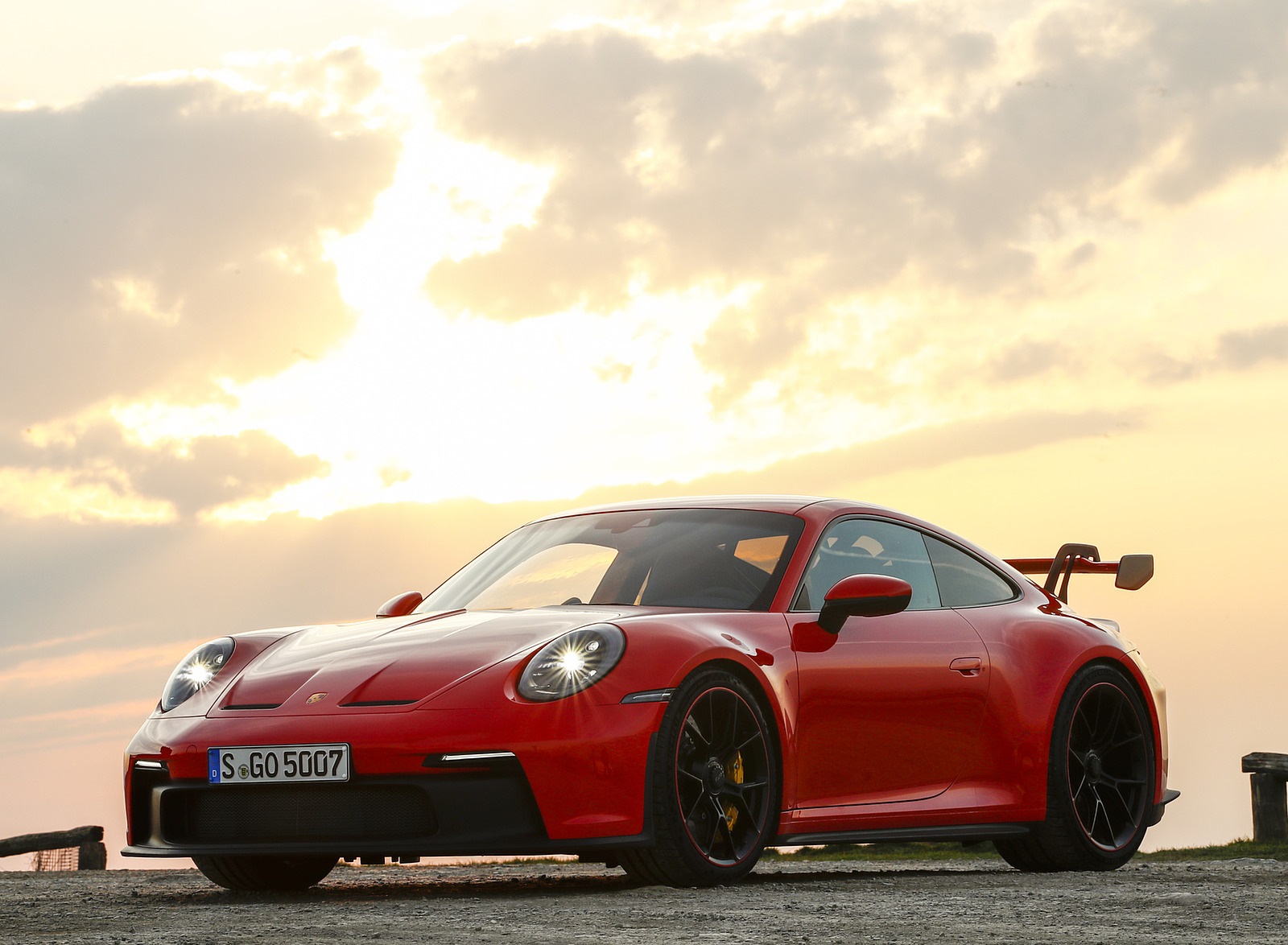 2022 Porsche 911 GT3 (Color: Guards Red) Front Three-Quarter Wallpapers #30 of 247