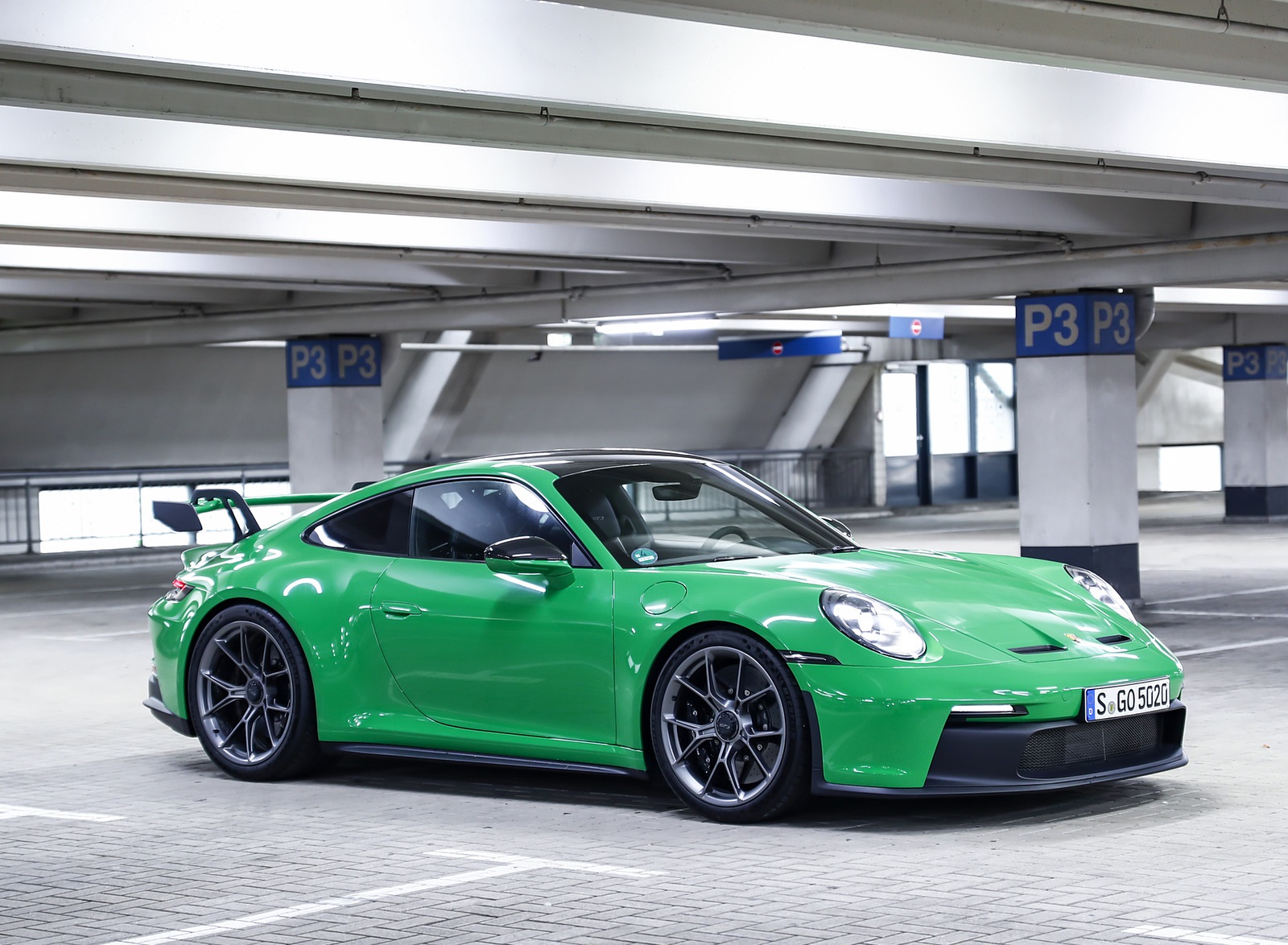 2022 Porsche 911 GT3 (Color: Python Green) Front Three-Quarter Wallpapers #173 of 247