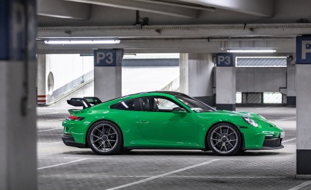 2022 Porsche 911 GT3 (Color: Python Green) Side Wallpapers  450x275 (176)