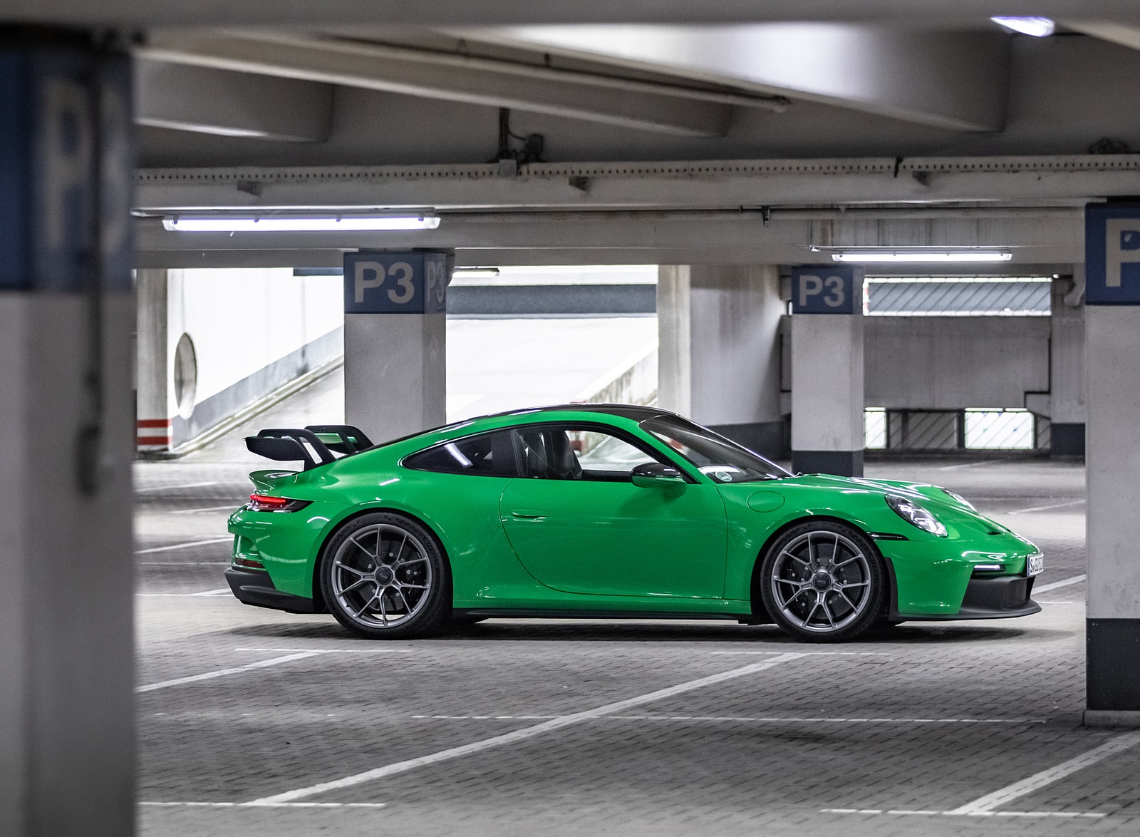 2022 Porsche 911 GT3 (Color: Python Green) Side Wallpapers  #176 of 247