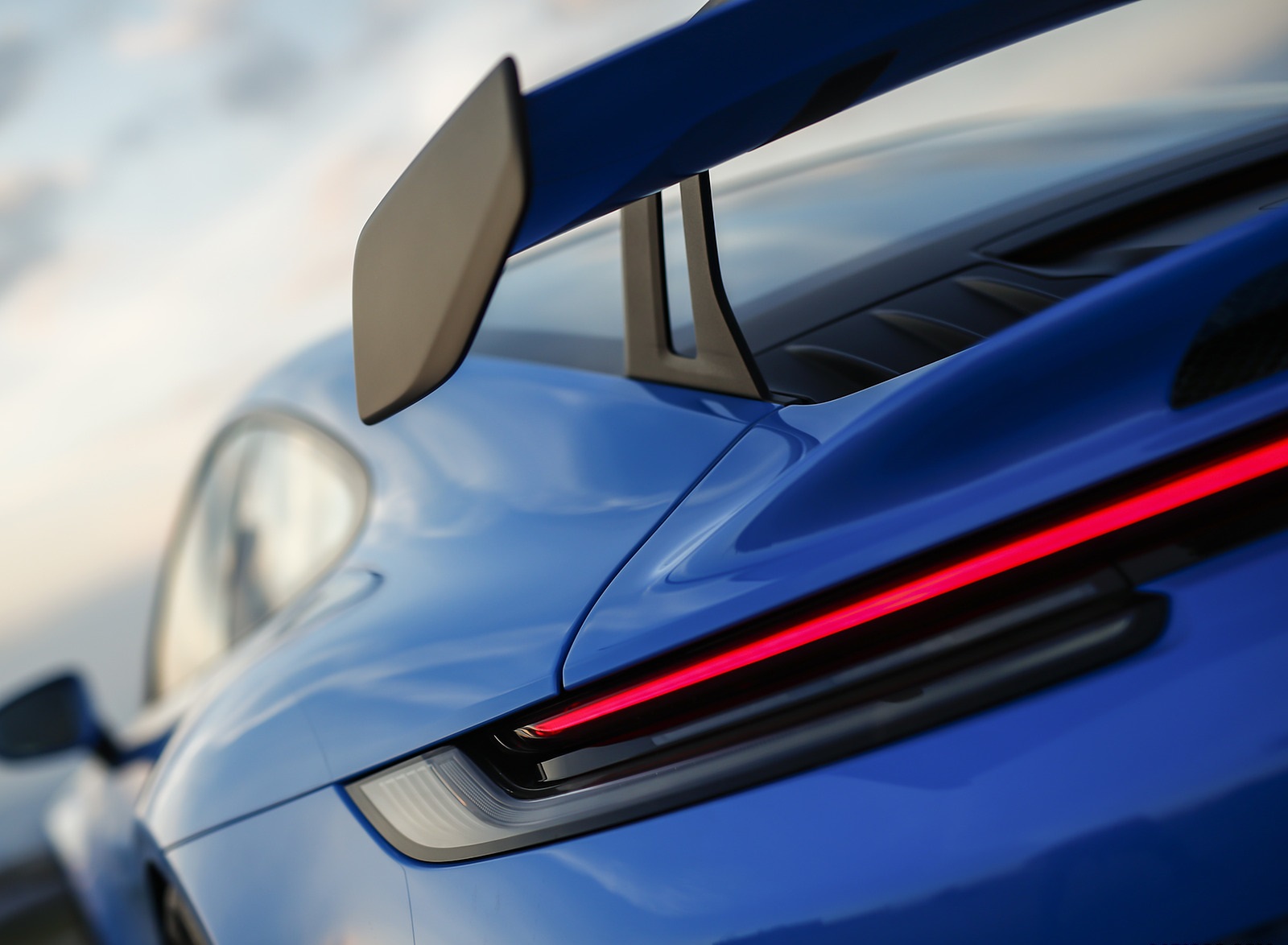 2022 Porsche 911 GT3 (Color: Shark Blue) Tail Light Wallpapers #137 of 247