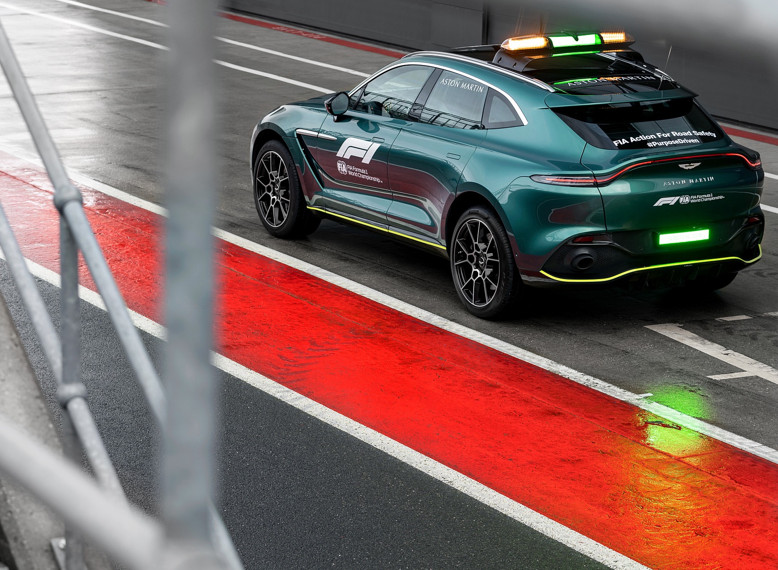 2021 Aston Martin DBX Formula 1 Medical Car Rear Three-Quarter Wallpapers (8)