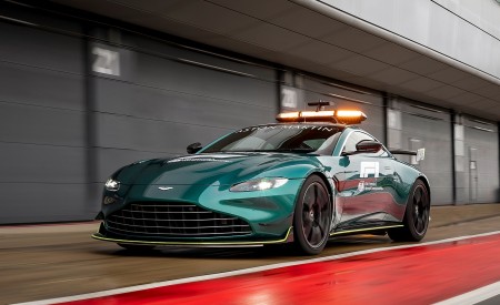 2021 Aston Martin Vantage Formula 1 Safety Car Front Three-Quarter Wallpapers  450x275 (2)