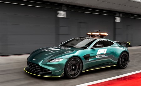 2021 Aston Martin Vantage Formula 1 Safety Car Front Three-Quarter Wallpapers  450x275 (3)