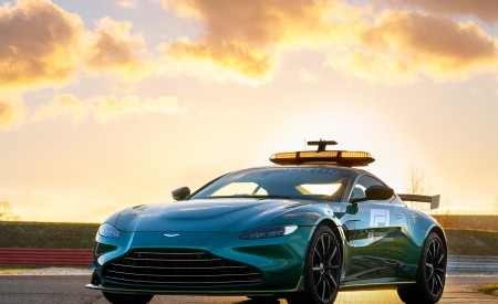2021 Aston Martin Vantage Formula 1 Safety Car Front Three-Quarter Wallpapers 450x275 (20)