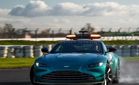 2021 Aston Martin Vantage Formula 1 Safety Car Front Wallpapers 450x275 (21)