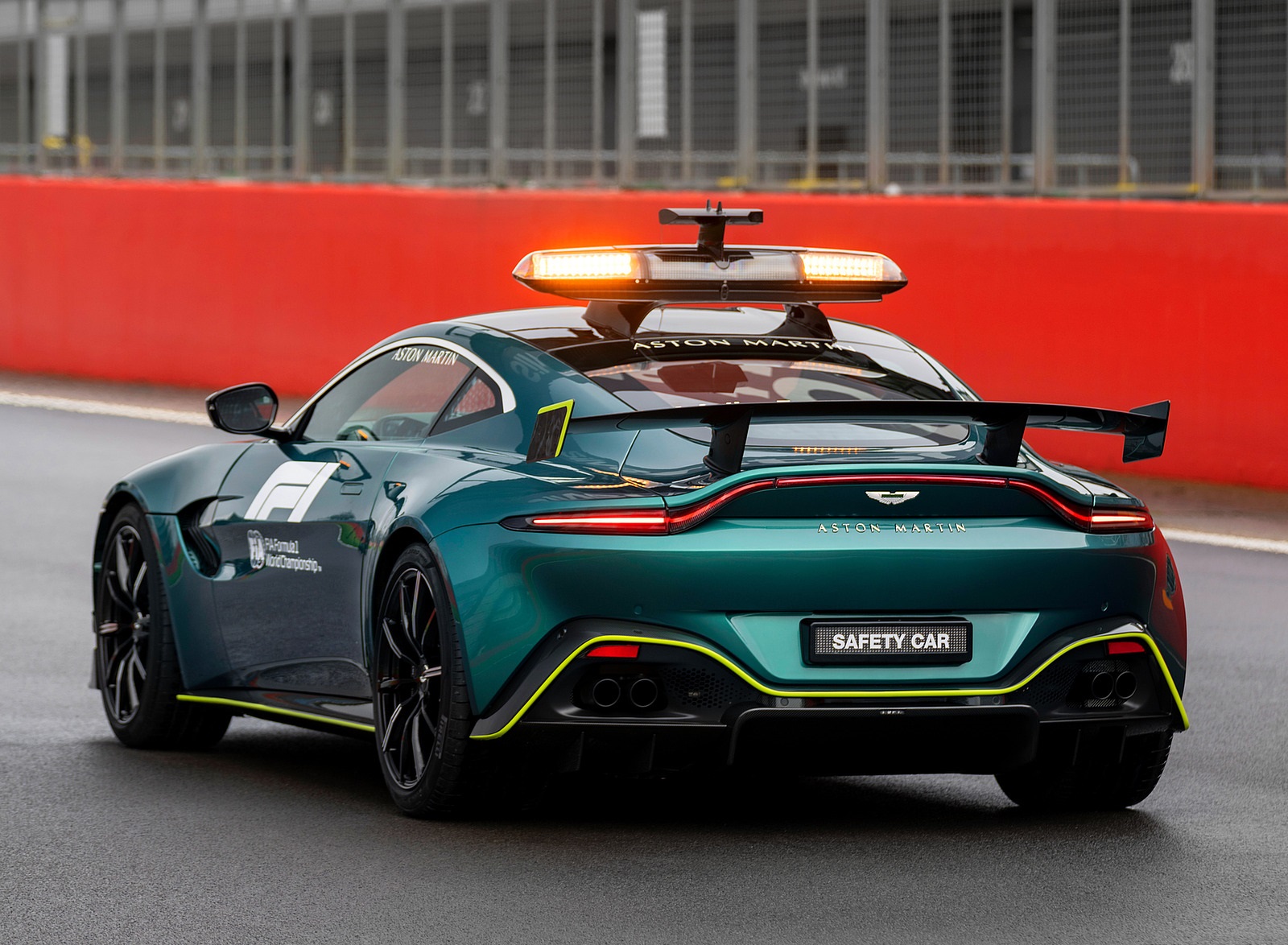 2021 Aston Martin Vantage Formula 1 Safety Car Rear Three-Quarter Wallpapers  #13 of 22