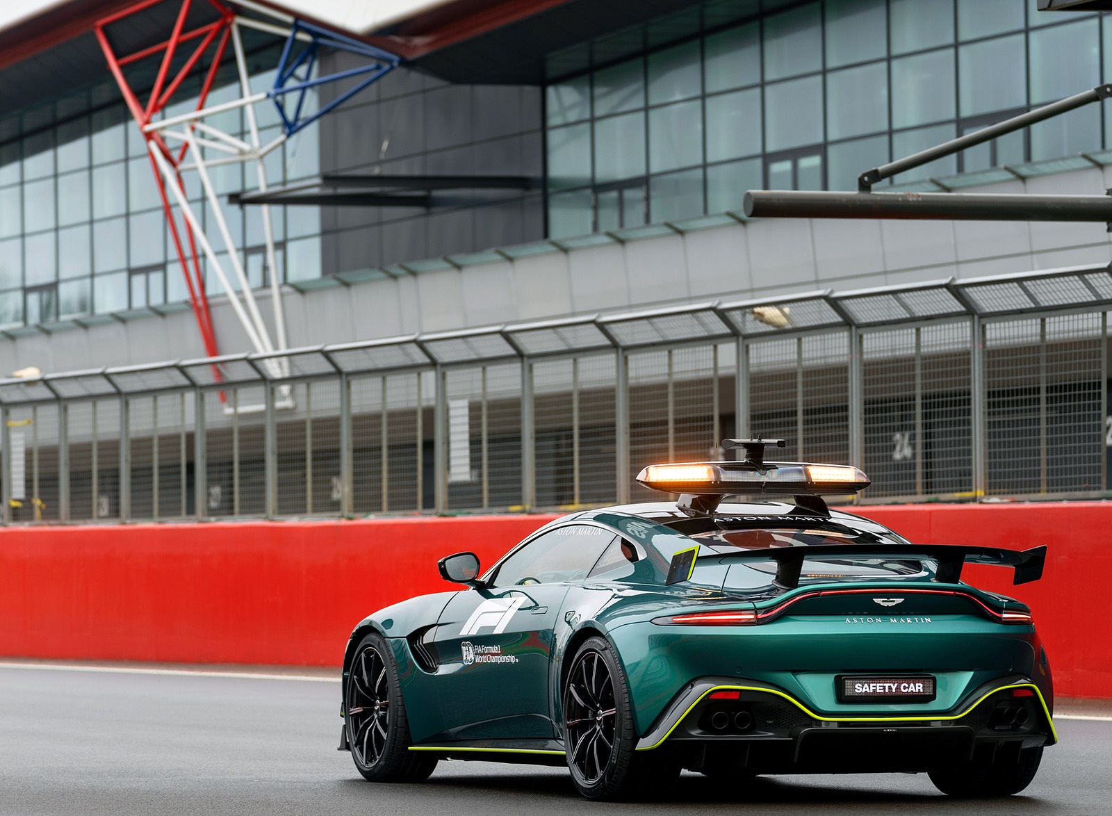 2021 Aston Martin Vantage Formula 1 Safety Car Rear Three-Quarter Wallpapers #12 of 22
