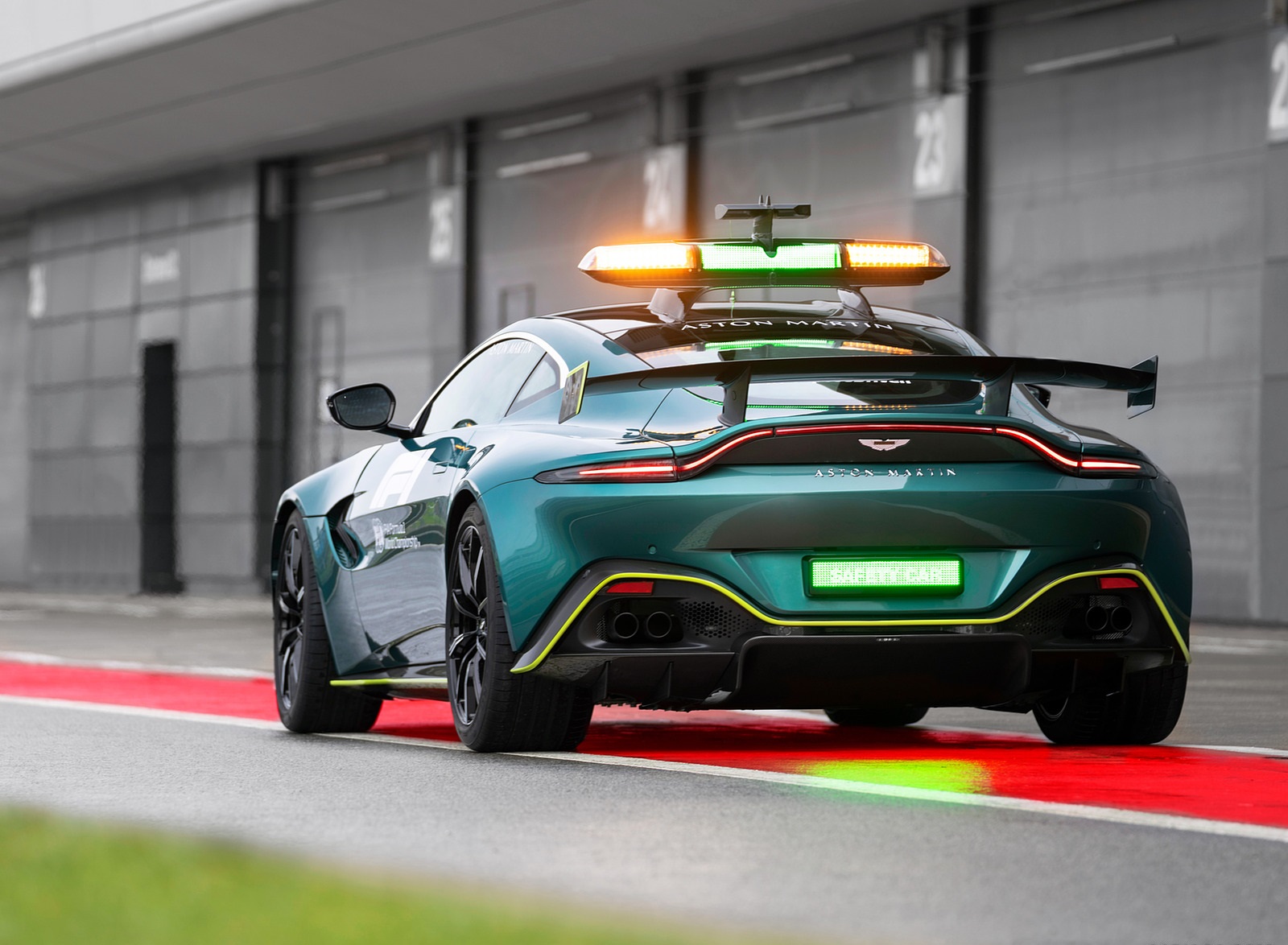 2021 Aston Martin Vantage Formula 1 Safety Car Rear Three-Quarter Wallpapers (9)