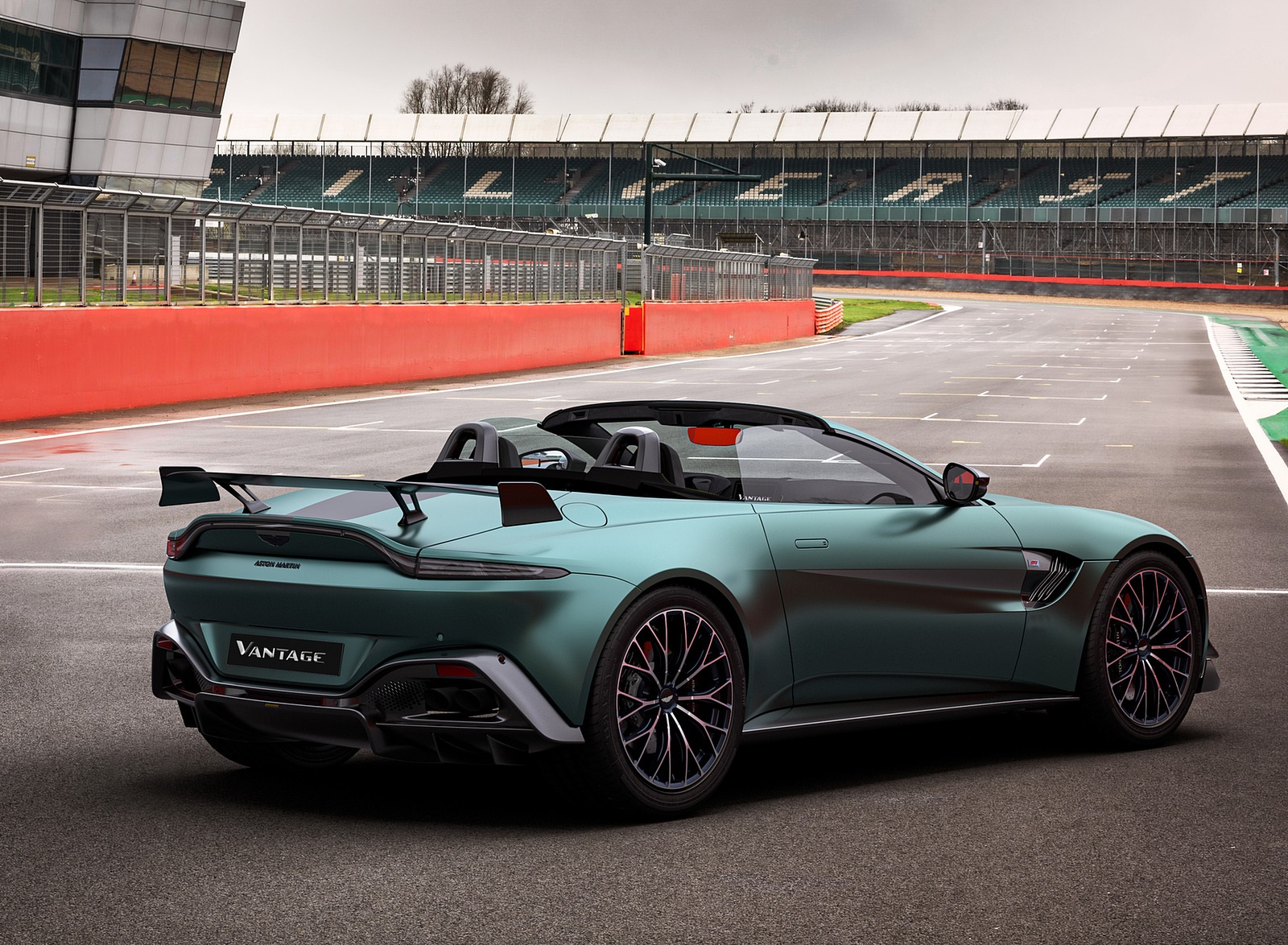 2021 Aston Martin Vantage Roadster F1 Edition Rear Three-Quarter Wallpapers (3)