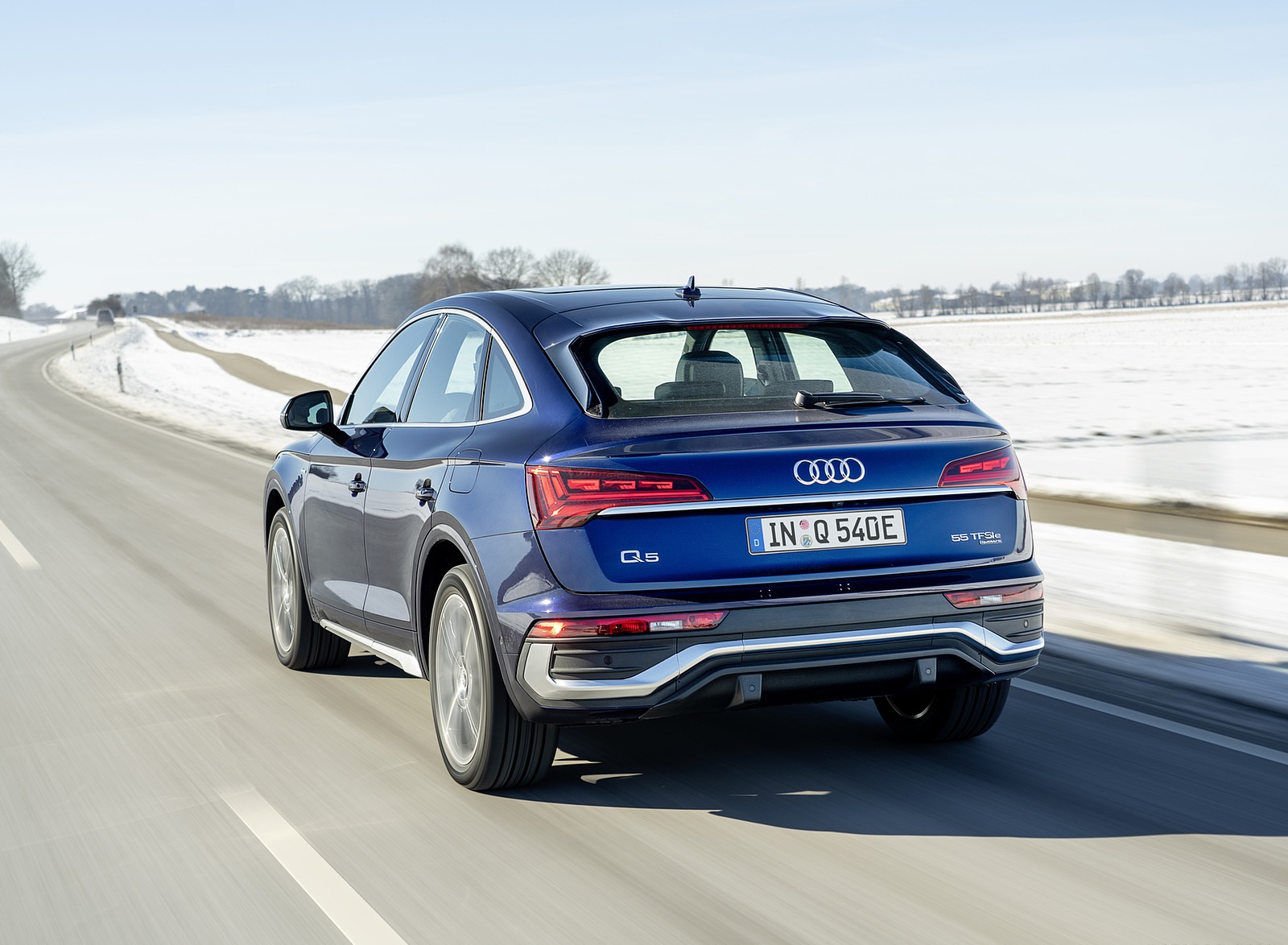 2021 Audi Q5 Sportback TFSI e (Color: Navarra Blue) Rear Three-Quarter Wallpapers (3)