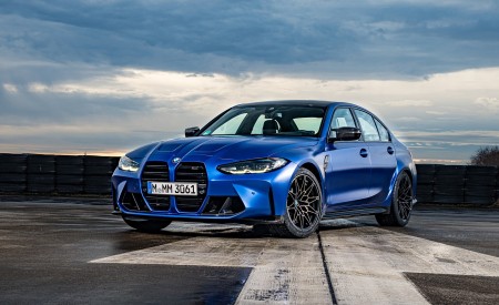 2021 BMW M3 Sedan Competition (Color: Frozen Portimao Blue Metallic) Front Three-Quarter Wallpapers 450x275 (68)