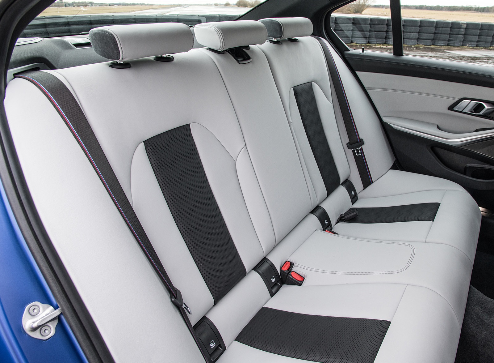 2021 BMW M3 Sedan Competition (Color: Frozen Portimao Blue Metallic) Interior Rear Seats Wallpapers #111 of 268