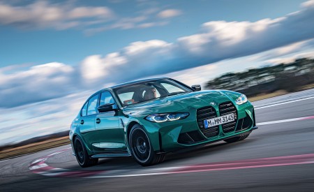 2021 BMW M3 Sedan Competition (Color: Isle of Men Green) Front Three-Quarter Wallpapers 450x275 (115)
