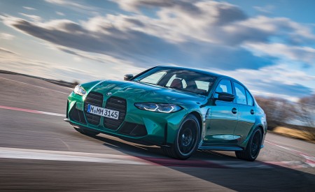 2021 BMW M3 Sedan Competition (Color: Isle of Men Green) Front Three-Quarter Wallpapers 450x275 (118)
