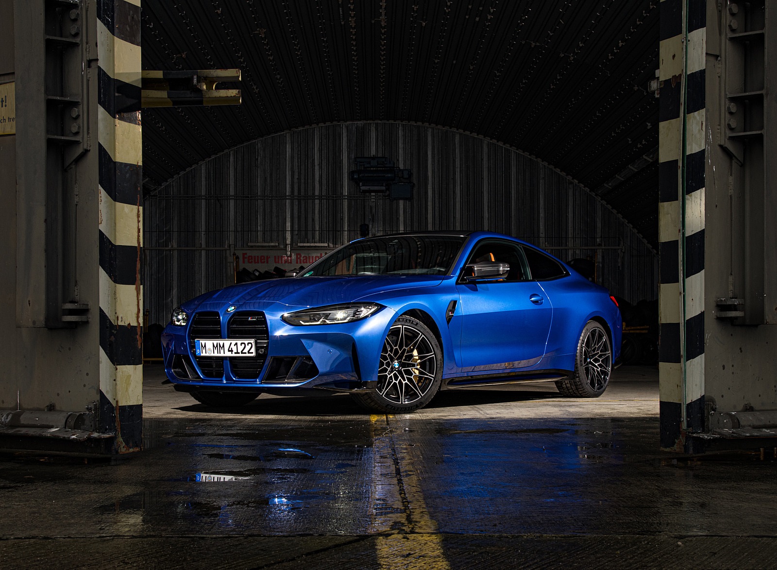 2021 BMW M4 Coupe Competition (Color: Portimao Blue) Front Three-Quarter Wallpapers #50 of 207