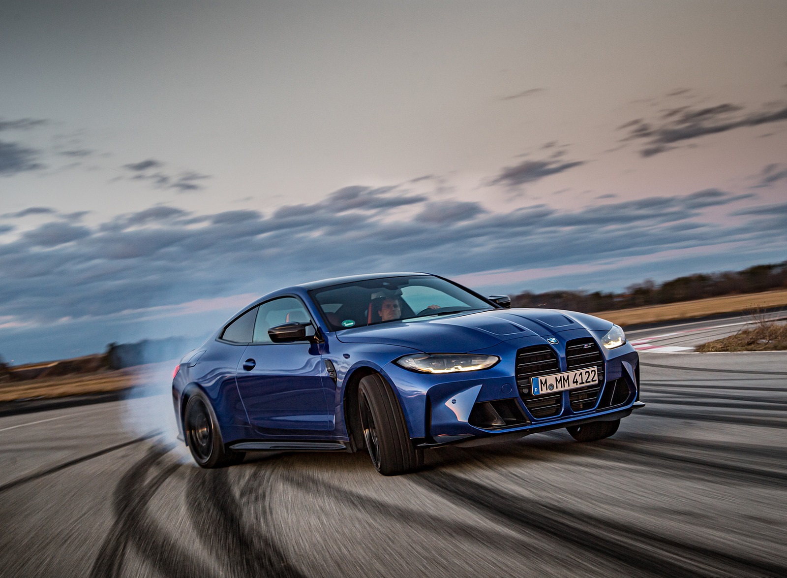 2021 BMW M4 Coupe Competition (Color: Portimao Blue) Front Three-Quarter Wallpapers #16 of 207