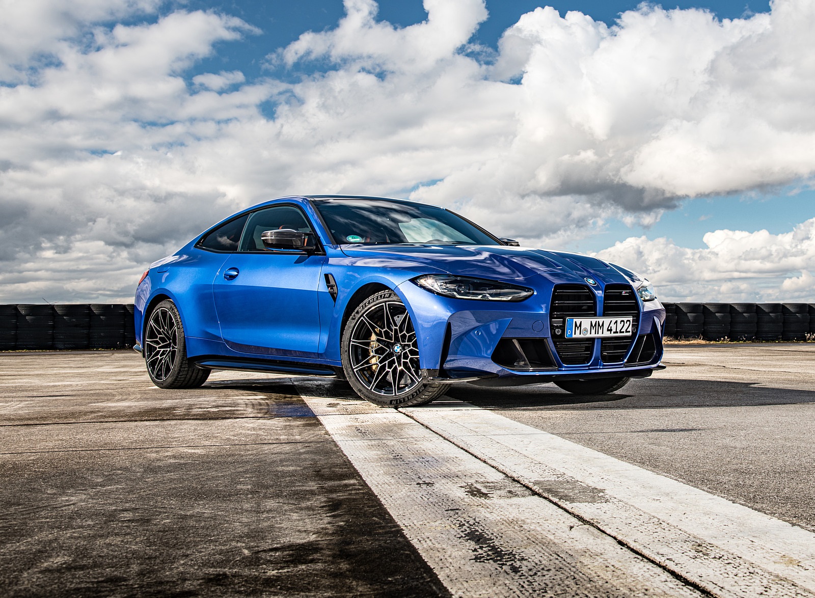2021 BMW M4 Coupe Competition (Color: Portimao Blue) Front Three-Quarter Wallpapers #43 of 207